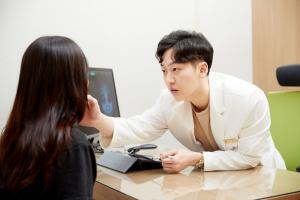 젊은 의사들이 말하는 2019 트렌드 ③ 프리뷰의원 한덕규 원장